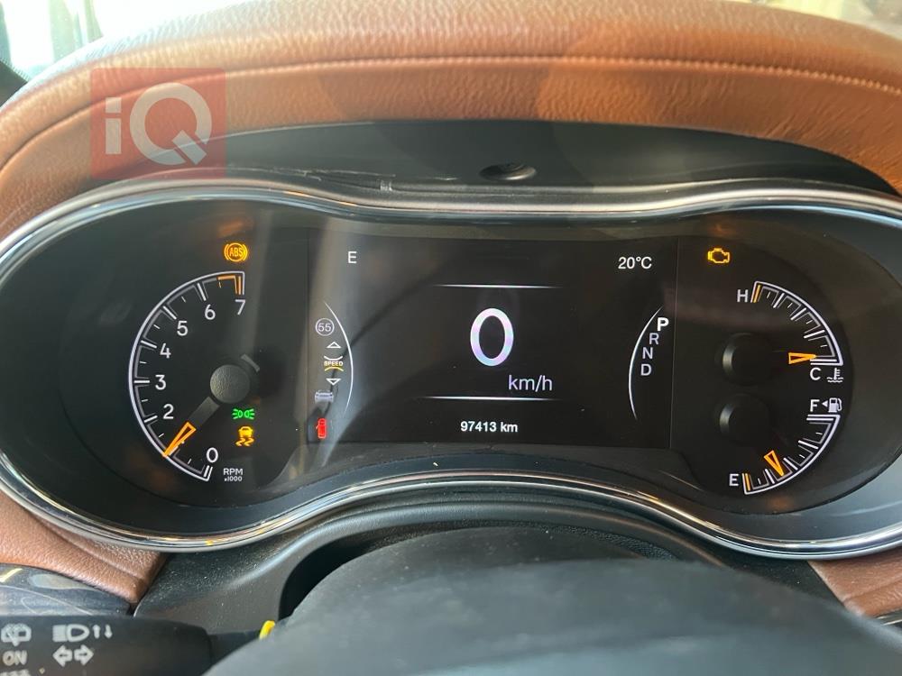 جیپ گراند شیرۆکی